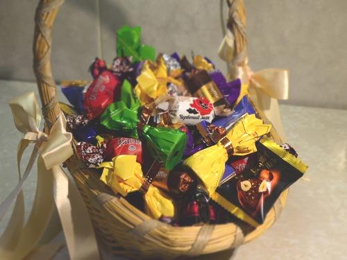 Купити Подарочный набор: "Пасхальная корзина сладостей"