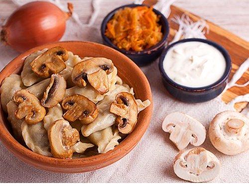Купити Вареники домашні з картоплею та грибами / Вареники домашние с картофелем и грибами
