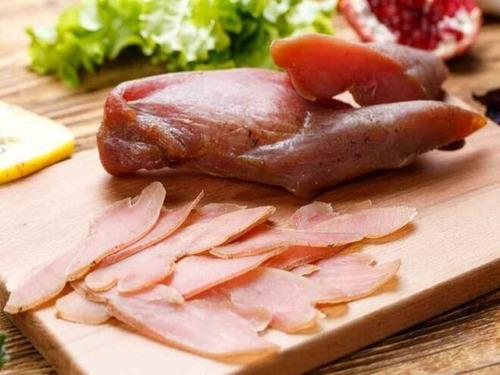 Купить Сыро-вяленая куриная грудинка домашняя