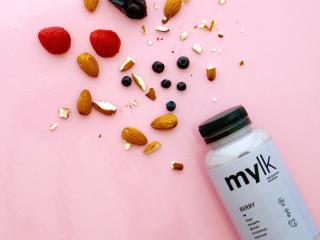 Купить mylk BERRY - миндальное молоко с ягодами